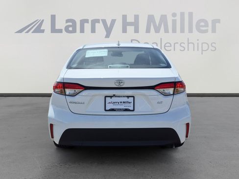 Certified 2025 Toyota Corolla LE image 4