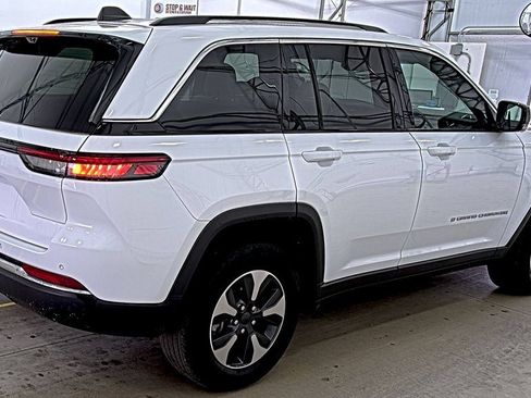 Certified 2023 Jeep Grand Cherokee 4WD 4xe w/ Luxury Tech Group II image 17