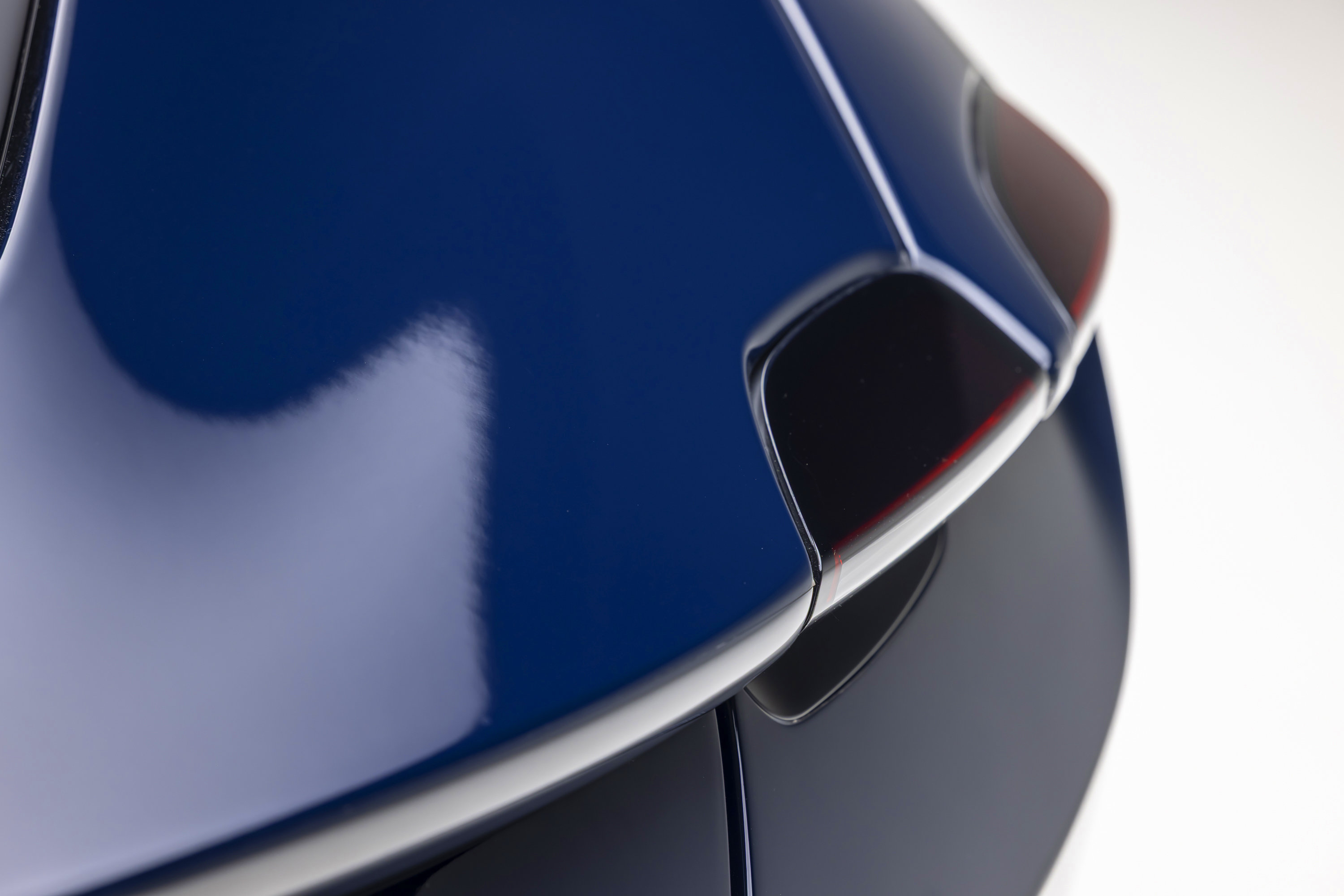 Certified 2024 Ferrari Roma Spider RWD image 21