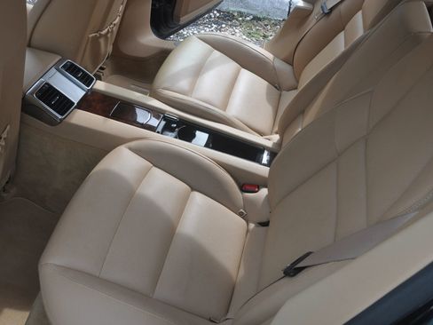 Used 2013 Porsche Panamera 4S image 31