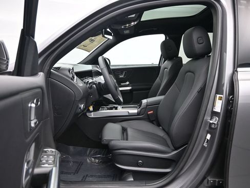 New 2026 Mercedes-Benz GLB 250 4MATIC image 19