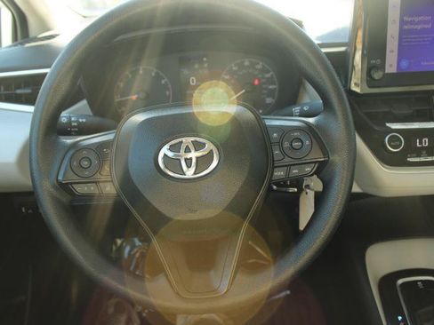 Used 2023 Toyota Corolla LE FWD image 9