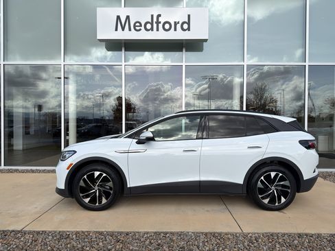 Used 2021 Volkswagen ID.4 Pro S image 2