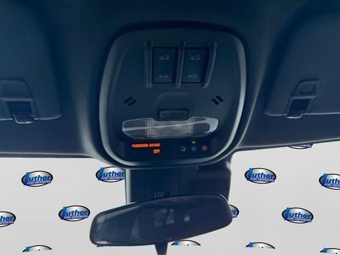 Used 2024 Chevrolet Trax RS w/ Sunroof Package FWD image 27