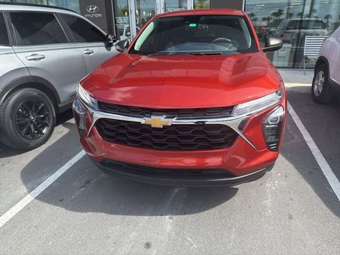 Used 2024 Chevrolet Trax LS FWD image 2