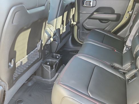 New 2026 Jeep Gladiator Rubicon AWD/4WD image 13