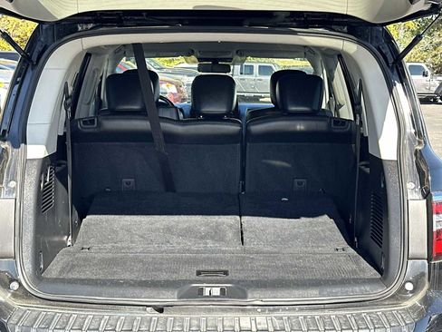 Used 2021 Nissan Armada SV image 19