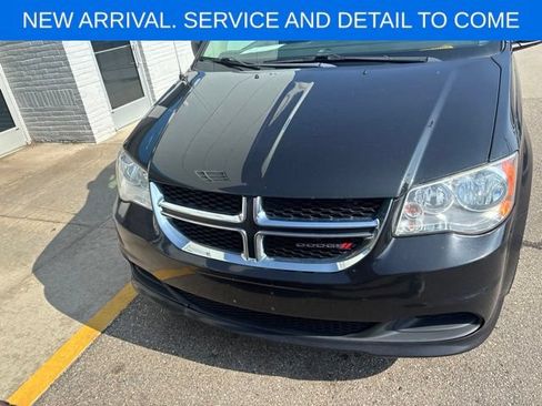 Used 2015 Dodge Grand Caravan American Value Package w/ UConnect Hands-Free Group FWD image 3