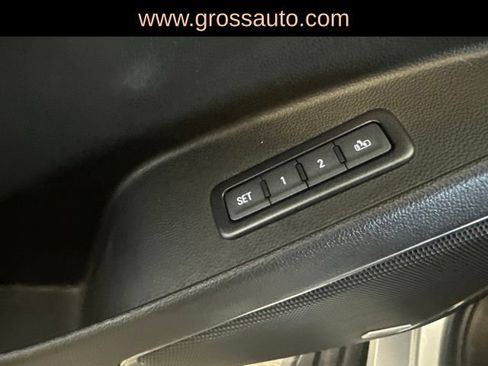 Used 2018 Chevrolet Suburban LT w/ Luxury Package AWD/4WD image 17