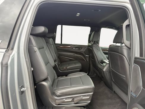 Used 2023 Cadillac Escalade ESV Luxury w/ LPO, Floor Liner Package RWD image 18
