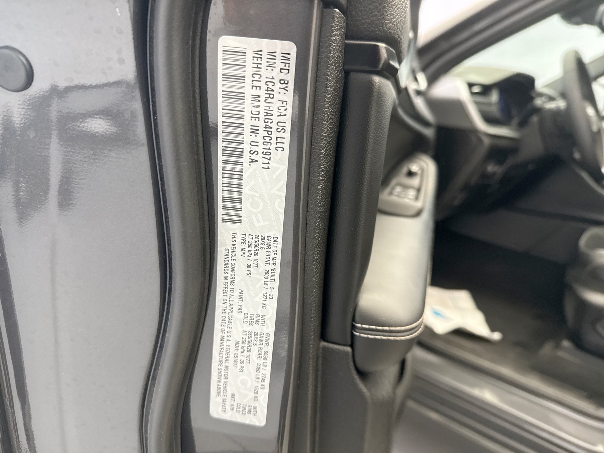 Used 2023 Jeep Grand Cherokee Altitude AWD/4WD image 10