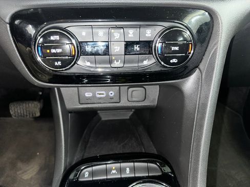 Certified 2023 Buick Encore GX Select image 12