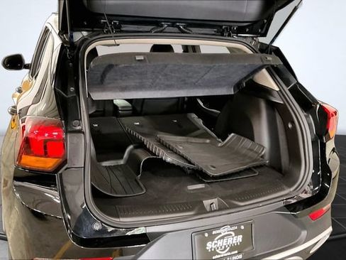 Used 2022 Buick Encore GX Preferred w/ Cold Weather Comfort Package AWD/4WD image 32