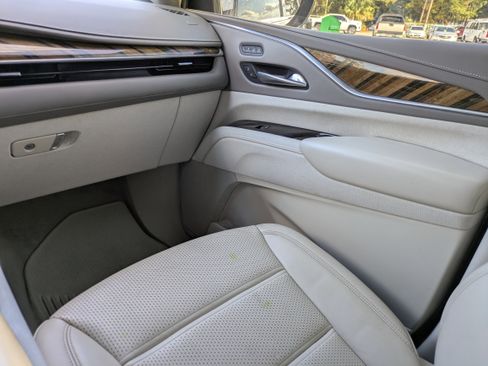 Used 2022 Cadillac Escalade Premium Luxury Platinum image 43