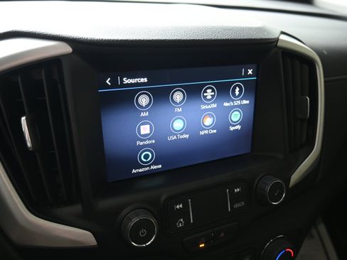 Used 2024 GMC Terrain SLE w/ Driver Convenience Package image 31