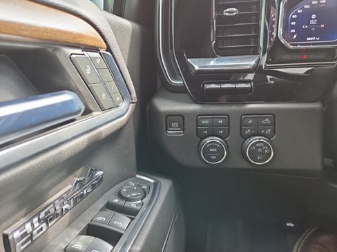 Used 2023 Chevrolet Silverado 1500 High Country w/ High Country Premium Package AWD/4WD image 22