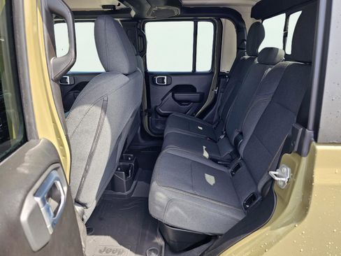 New 2026 Jeep Gladiator Sport AWD/4WD image 31