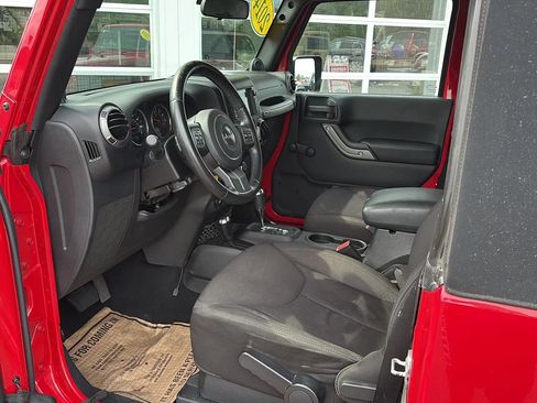 Used 2014 Jeep Wrangler Sport w/ Connectivity Group AWD/4WD image 22