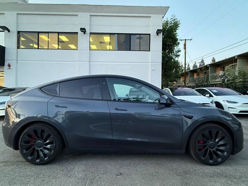 Used 2023 Tesla Model Y Performance AWD/4WD image 8