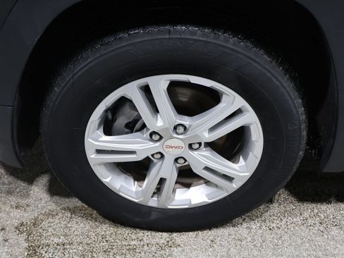 Used 2024 GMC Terrain SLE image 8