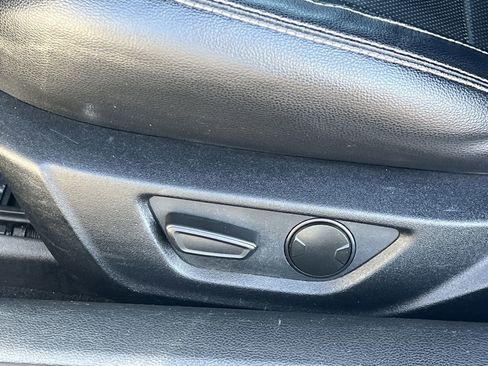 Used 2020 Ford Mustang Premium image 19