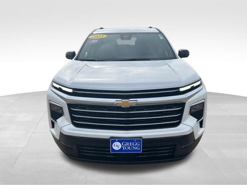 Used 2025 Chevrolet Traverse High Country image 11