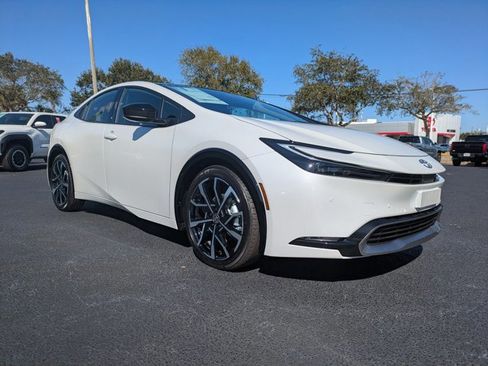 New 2026 Toyota Prius Plug-In Hybrid FWD image 2