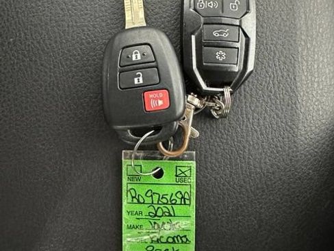 Used 2021 Toyota Tacoma SR AWD/4WD image 30