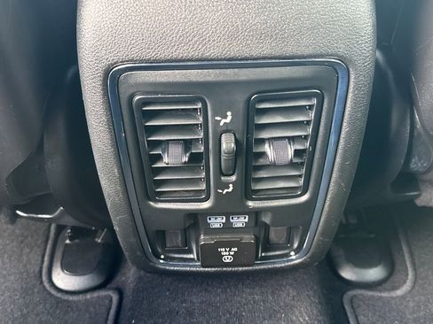 Used 2021 Jeep Grand Cherokee Limited image 41