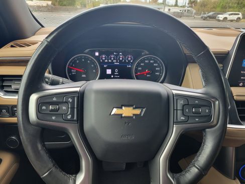 Used 2021 Chevrolet Suburban Premier image 18