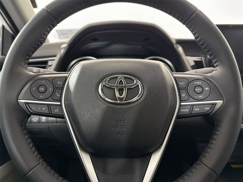 Certified 2022 Toyota Camry XLE image 16