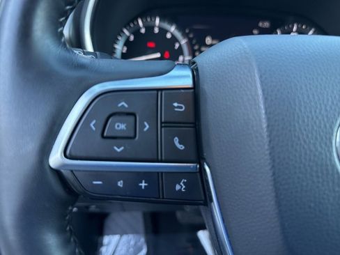 Used 2020 Toyota Highlander Limited image 15