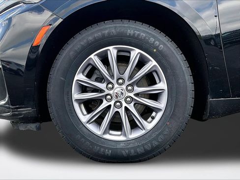 Used 2023 Buick Enclave Essence AWD/4WD image 8