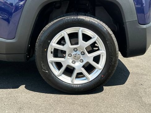 Used 2020 Jeep Renegade Latitude w/ Cold Weather Group AWD/4WD image 26