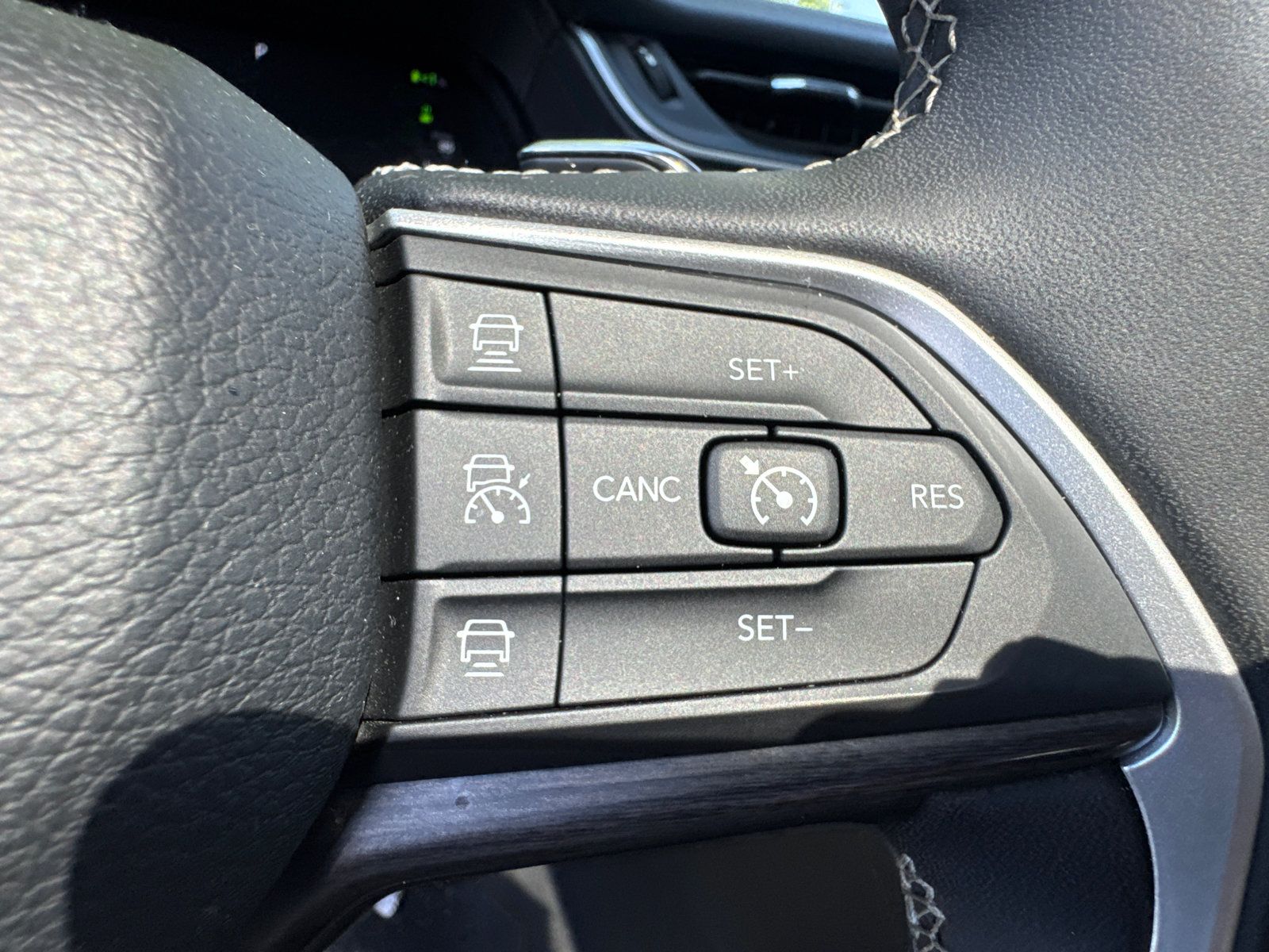Used 2024 Jeep Grand Cherokee Limited 4xe AWD/4WD image 31