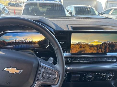 Used 2024 Chevrolet Silverado 1500 High Country w/ High Country Premium Package image 2