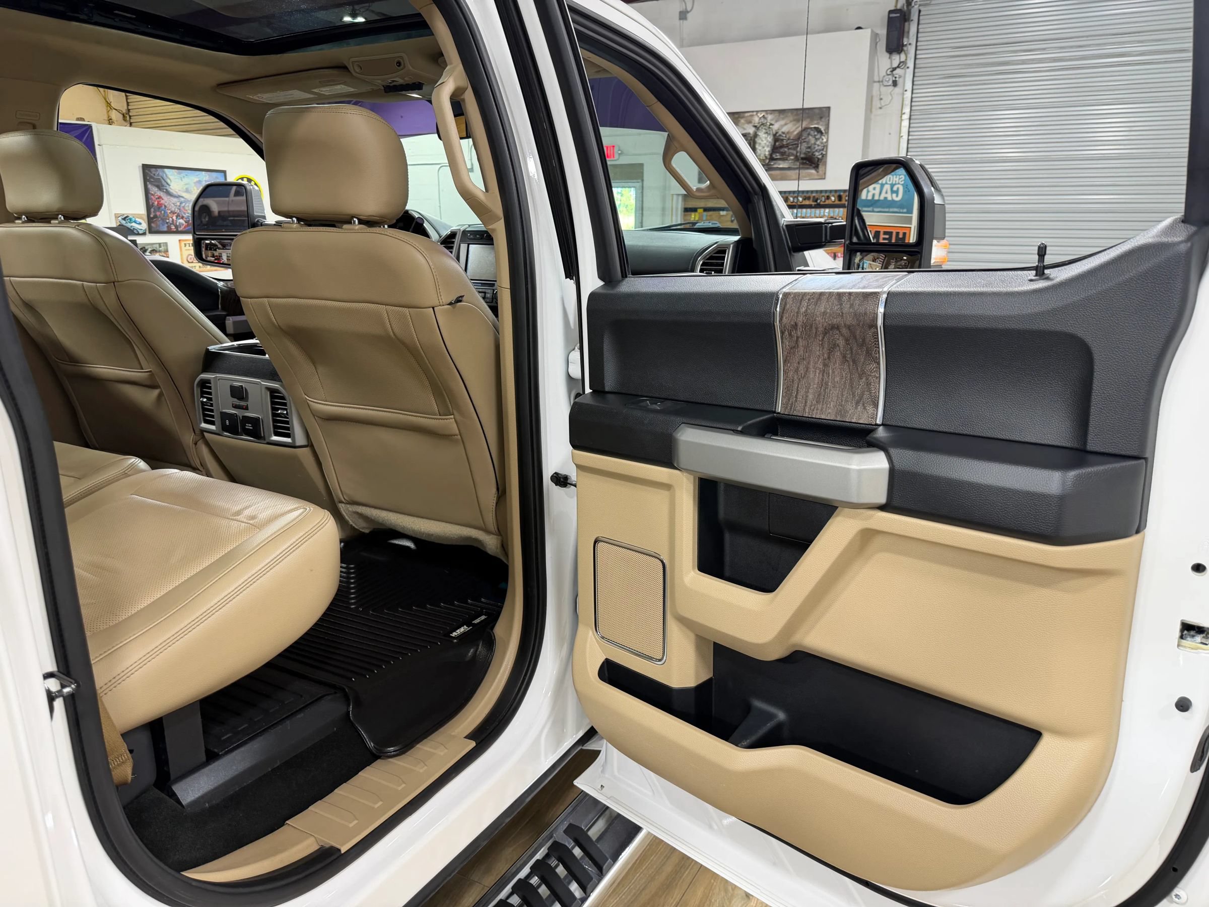 Used 2017 Ford F350 Lariat w/ Lariat Ultimate Package AWD/4WD image 18