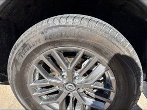 Used 2023 Nissan Rogue S image 9