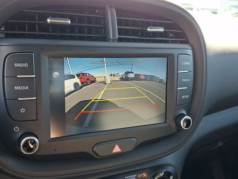 Used 2025 Kia Soul LX w/ LX Technology Package image 17