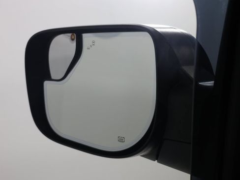 Used 2022 Nissan Titan PRO-4X w/ Pro-4x Convenience Package image 18