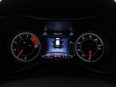 Used 2020 Jeep Cherokee High Altitude image 30