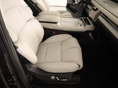 New 2025 Lincoln Navigator Reserve image 14