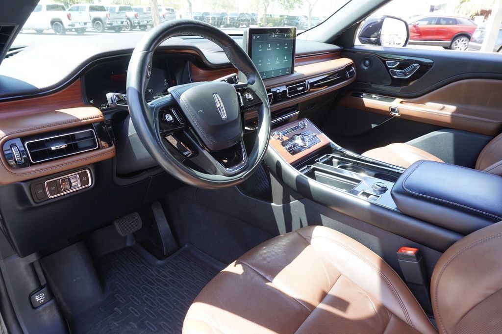 Used 2023 Lincoln Aviator Reserve w/ Equipment Group 201A RWD image 19