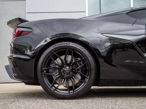 Used 2025 Chevrolet Corvette Z06 w/ Battery Protection Package image 6