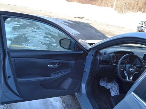 Used 2024 Nissan Sentra SV image 15