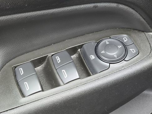 Used 2023 Chevrolet Equinox LT image 21