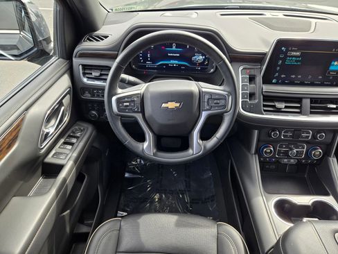 Used 2023 Chevrolet Suburban Premier AWD/4WD image 13