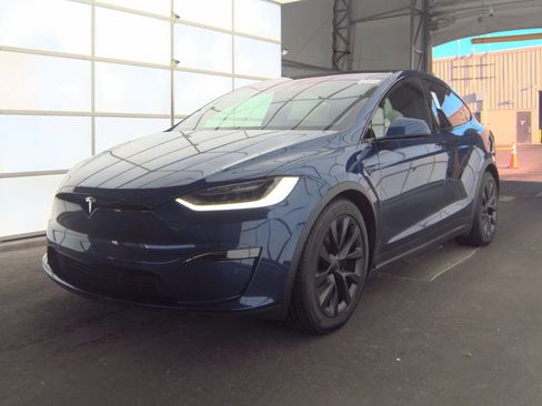 Used 2023 Tesla Model X Standard Range image 1