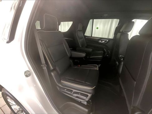 Used 2022 Chevrolet Tahoe Premier AWD/4WD image 16