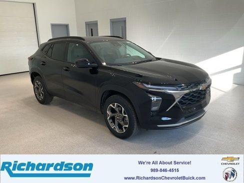 New 2026 Chevrolet Trax LT image 1